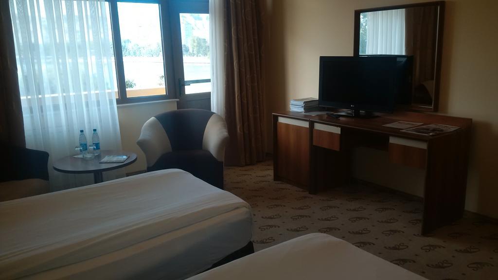 River Side Hotel Mingachevir Quarto foto
