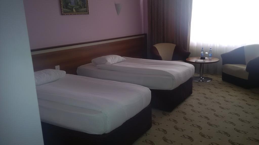 River Side Hotel Mingachevir Quarto foto