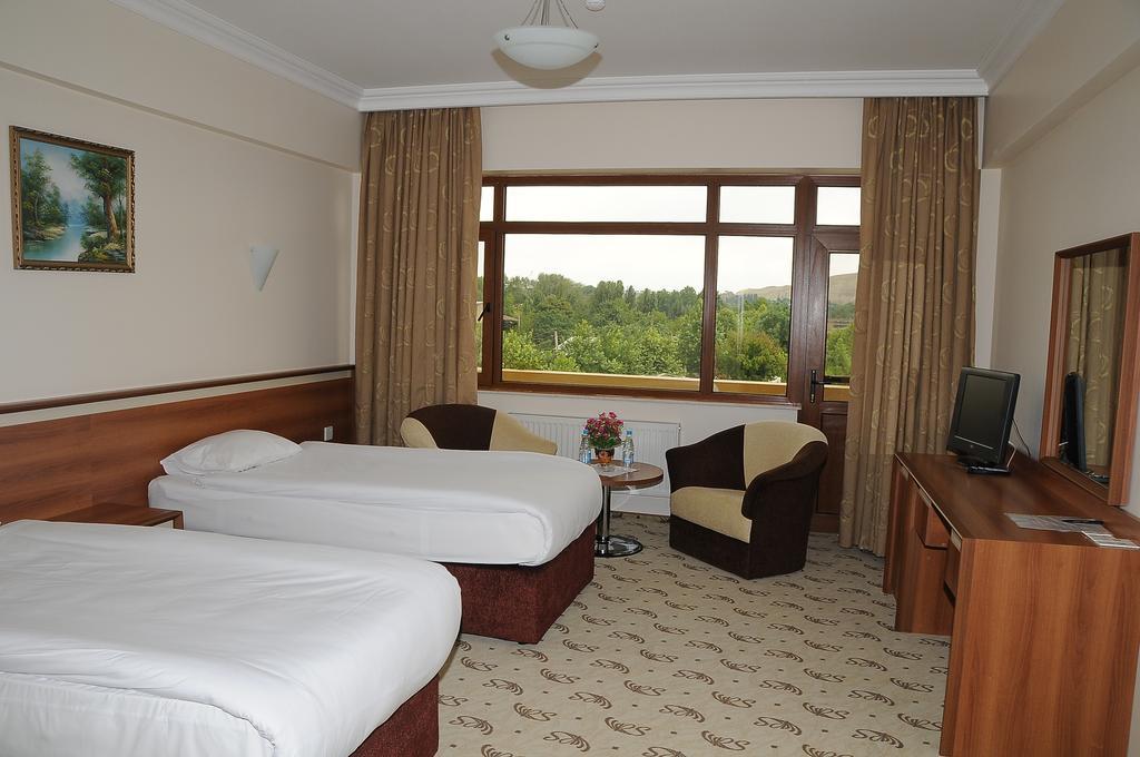 River Side Hotel Mingachevir Quarto foto