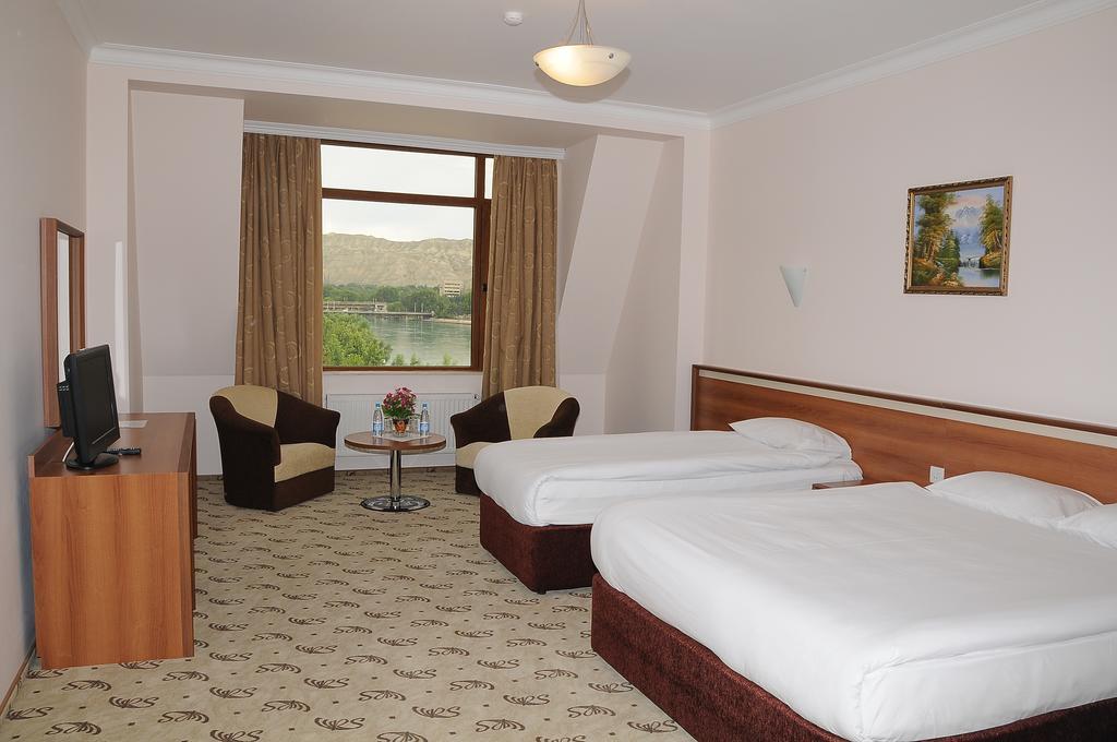 River Side Hotel Mingachevir Quarto foto